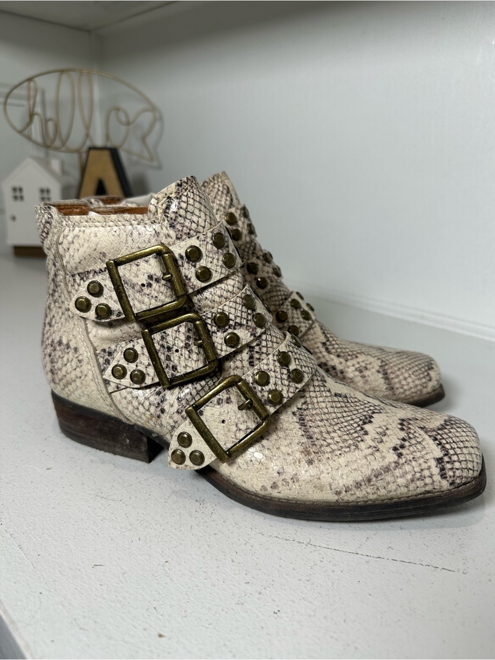 Zodiac Snake Print Ankle Boots Womens 8 Leather Studded Buckle Moto Booties - Picture 4 of 8
